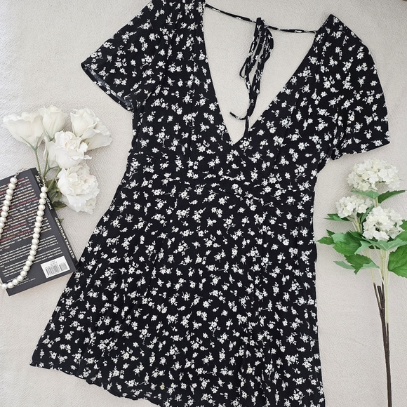 Lot of 5 Floral & Skater Mini Dresses | Size Junior L - Picture 8 of 16